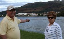 Vicente P�rez y Manuela Moledo se�alan una zona acotada para el ba�o en el r�o. 