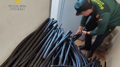 Cable recuperado por los agentes de la Guardia Civil