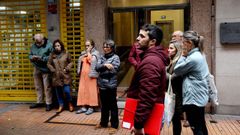 Vecinos desalojados por un incendio a primera hora de este martes en Pontevedra