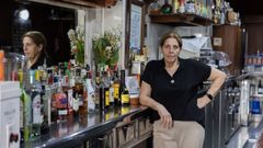 Venera Vila Garc�a regenta el Habanos 79 de la r�a Valle Incl�n de Carballo desde hace 47 a�os.