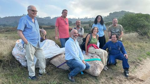 Hallazgo de la escpula de un gran dinosaurio saurpodo en los acantilados de Ribadesella