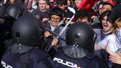 Disturbios protagonizados por izquierdistas radicais na praza de Mar�a Pita da Coru�a.
