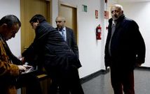 <span lang= es-es >El juez mantiene imputaciones</span>. El instructor ha desestimado la petici�n de archivo planteada por Juan Jos� Monedero, a la derecha de la imagen. La Fiscal�a est� en sinton�a con el juez.