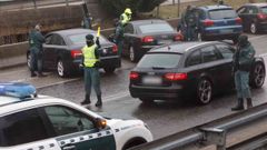 Controles en la entrada a Galicia, que est� cerrada perimetralmente, en la A-6 a su paso por Pedrafita do Cebreiro