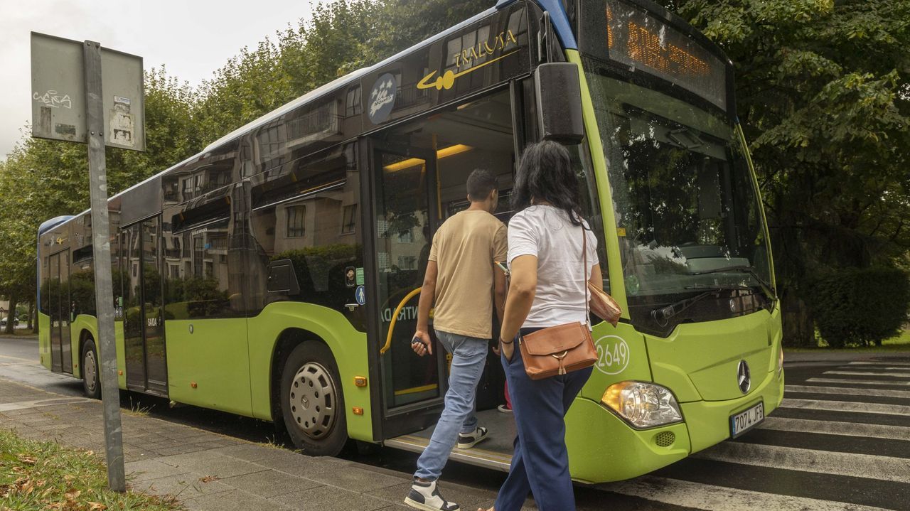 La alcaldesa de Teo no ve aceptable la retirada de la línea 12 y exige a Santiago que se respete el convenio