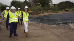 La conselleira Mar�a Mart�nez Allegue visitando una obra