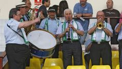 Os Bandi�os llevan a�os animando con su m�sica las fiestas en Bande. En la imagen, haciendo lo propio en un partido en Os Remedios