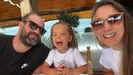 Romeo acompaado de su padre, Roberto Gonzlez, y su madre, Luca Machota.