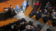 El alcalde recibi� a los alumnos extranjeros en el Teatro Principal de Pontevedra