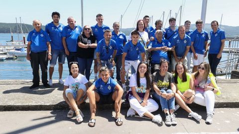 La distinci�n se fue para el Camari�as FC, que se hizo con el campeonato de liga y con el ascenso a Primera Futgal. La alcaldesa, Sandra Insua, destac� que estos m�ritos trascienden lo deportivo: �Son tam�n un s�mbolo da perseveranza dun grupo humano comprometido, loitador e, sobre todo, orgullosamente camari��n�, proclam�
