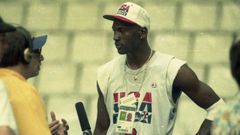 Michael Jordan, durante un entrenamiento en las olimpiadas de Barcelona 92, en una de las imgenes inditas que recoge el libro Canastas y medallas