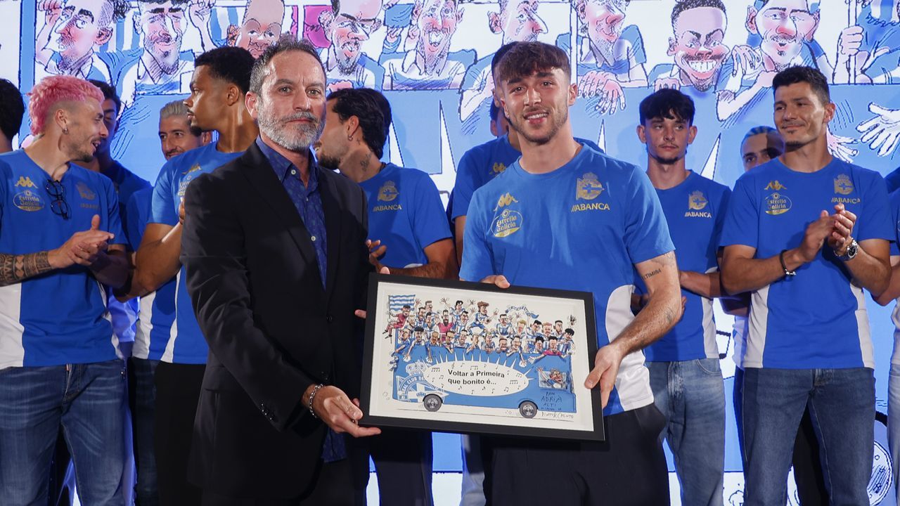 Adrià Altimira, durante la visita del Dépor a La Voz de Galicia: «Fiché para ascender, consciente de que venía a un gran club»