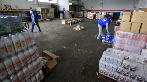 Colas en el banco de alimentos de Lugo