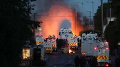 Polic�a disuelve con ca�ones de aguas una de las concentraciones convocadas en las afueras de Belfast