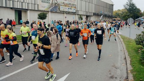 Miles de corredores participaron en la San Marti�o.