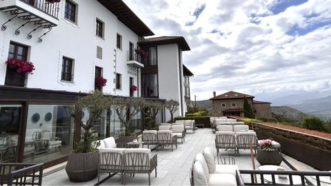 Terraza del complejo hotelero Puebloastur