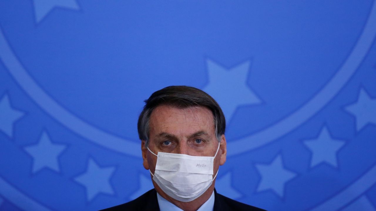 Un juez obliga a Bolsonaro a usar mascarilla en la región de Brasilia ...
