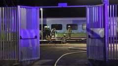 Intervencin de los servicios de emergencias de Brin y Padrn en la estacin de tren de Santiago a finales de octubre, ante la falta de efectivos suficientes del parque de bomberos capitalino, que estaba atendiendo otro incendio