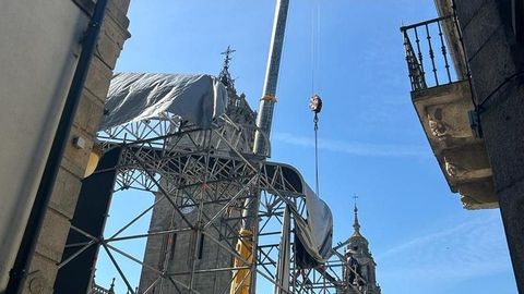 El den dice que <span lang= gl >non se pode meter unha gra as xunto da Catedral</span>