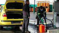 Llenar el dep�sito de gasolina ya cuesta unos 20 euros m�s que a principios de a�o