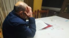 Jes�s, vecino de Ames, debe hasta 7.500 euros en cr�ditos a corto plazo que le contrataron unos estafadores.