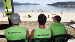 Foto de los socorristas de Bro&ntilde;a al principio de temporada
