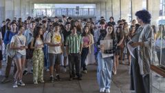 Los alumnos que participan en los Premios Extraordinarios de Bachillerato (PEB) de Galicia antes del examen en el CIFP Politcnico de Santiago