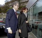 <span lang= es-es >M�s visitas</span>. Marta Ortega recibi� estos d�as m�s visitas. Su padre, Amancio Ortega, acudi� por la ma�ana y por la tarde. Tambi�n fue a verla el presidente de Inditex, Pablo Isla, con su esposa, Mar�a de la Vega -arriba-. Al lado, los abuelos paternos, Julio �lvarez y Margarita Moya, que est�n muy pendientes de su nuera y nieto.