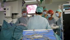 <span lang= es-es >El envejecimiento es clave</span>. Ourense encabeza los casos de c�ncer colorrectal en Galicia. La tasa de mortalidad es de 41,2 por cada 100.000 habitantes (frente a los 32,6 de media gallega). El envejecimiento de la poblaci�n y la mayor incidencia de la enfermedad en mayores, explica esta diferencia. 