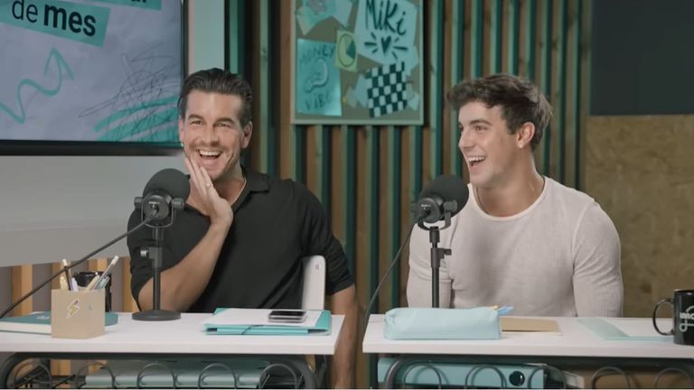 Los hermanos Mario y �scar Casas en una entrevista. 