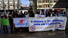 Los alumnos se concentraron en la plaza del Concello de Carballo