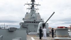 Vista parcial de la cubierta de la fragata Almirante Juan de Borb�n. 