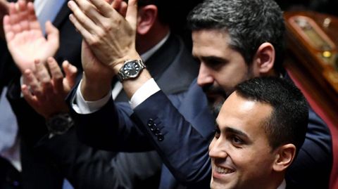 El l�der del M5E aplaude la elecci�n de Roberto Fico