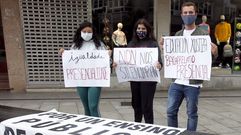 Recogida de firmas de alumnos del IES Castro Alobre de Vilagarc�a contra la semipresencialidad en el bachillerato