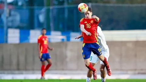 El canterano del Celta Mateo Sobral, con la selecci�n espa�ola sub-17.
