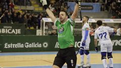 Dava Torres, en el partido de Champions entre el Liceo y el Barcelos. Dava Torres