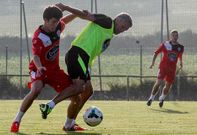 Como suele ser habitual, Quique Seti�n tambi�n se visti� de corto para participar en el entrenamiento.