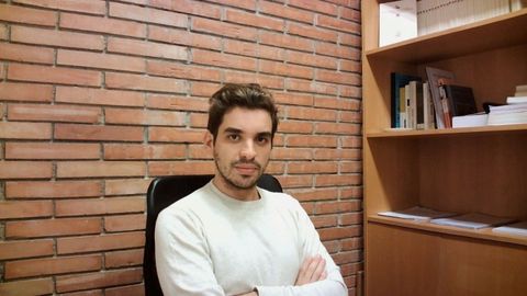 Guillermo Antu�a, profesor e investigador de Historia Econ�mica de la Universidad de Barcelona