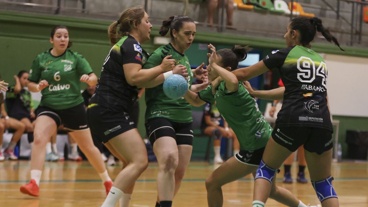 El Xiria femenino de balonmano busca la primera victoria