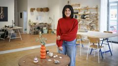 Ant�a Caldeiro � a propietaria de Coio Espazo en Maceda, onde imparte obradoiros de cer�mica