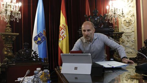 Gonzalo P�rez J�come, en un pleno del Concello de Ourense.