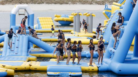 Parque acu�tico en la playa de Baltar.