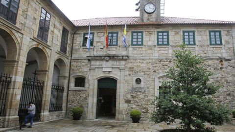Entrada del consistorio local de Ortigueira
