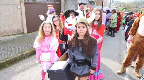 Comitiva que acompa�� al �so en Abanqueiro