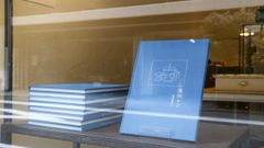 Escaparate de la librer&iacute;a Morioka Shoten, situada en el barrio tokiota de Ginza, un peque&ntilde;o negocio que se dedica a vender un &uacute;nico libro a la semana, alej&aacute;ndose de la saturaci&oacute;n editorial actual, y poniendo en valor lo especial de una buena lectura, una apuesta que contrasta con un mercado literario marcado por la sobreproducci&oacute;n y el dominio de las ventas por internet