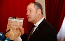 El rector de la Universidad de Vigo, Salustiano Mato, presenta las actividades desarrolladas por el Pergamino Vindel
