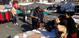 El empresario Sina� Gim�nez en la feria de Reyes de ayer en Redondela. 