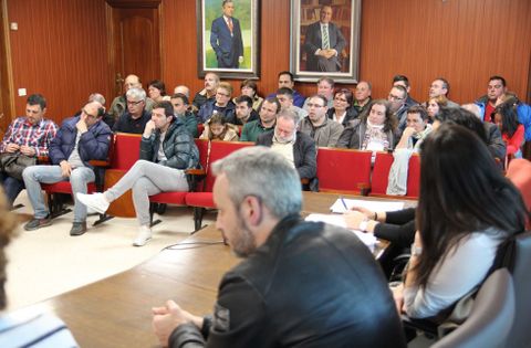 Entre la piscina y los reconocimientos el pleno estuvo ayer inusualmente concurrido. 