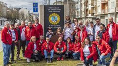 Aficionados al mundo de las motos acudieron a la inauguraci�n del monumento