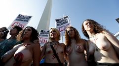 Cientos de mujeres se muestran en un tetazo a favor del topless